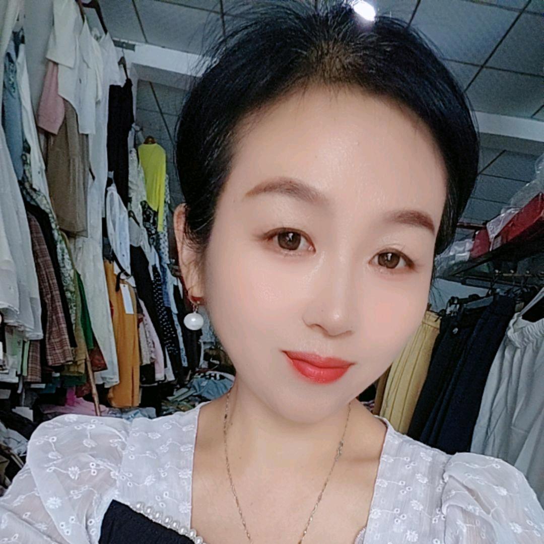 固镇县石湖街贺婷精品女装