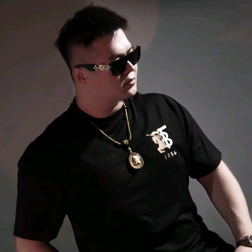 小邓不喝酒