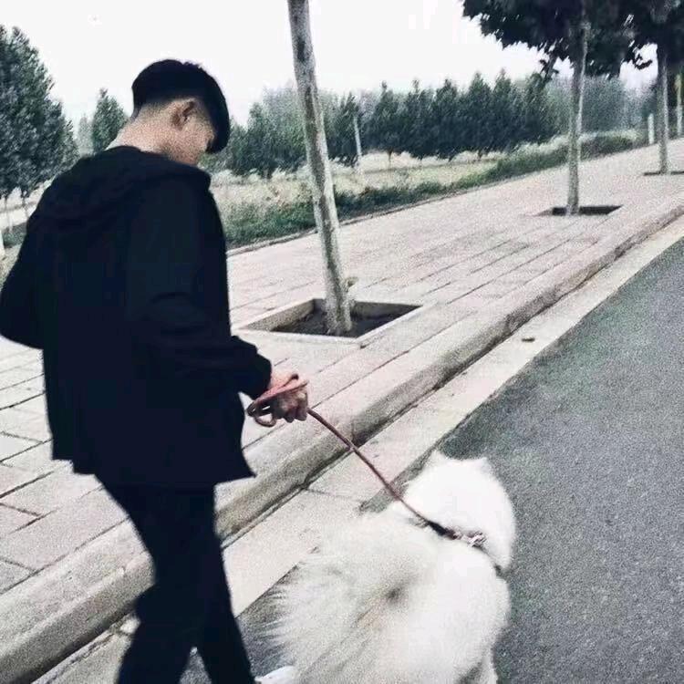 不为你翻山越岭．