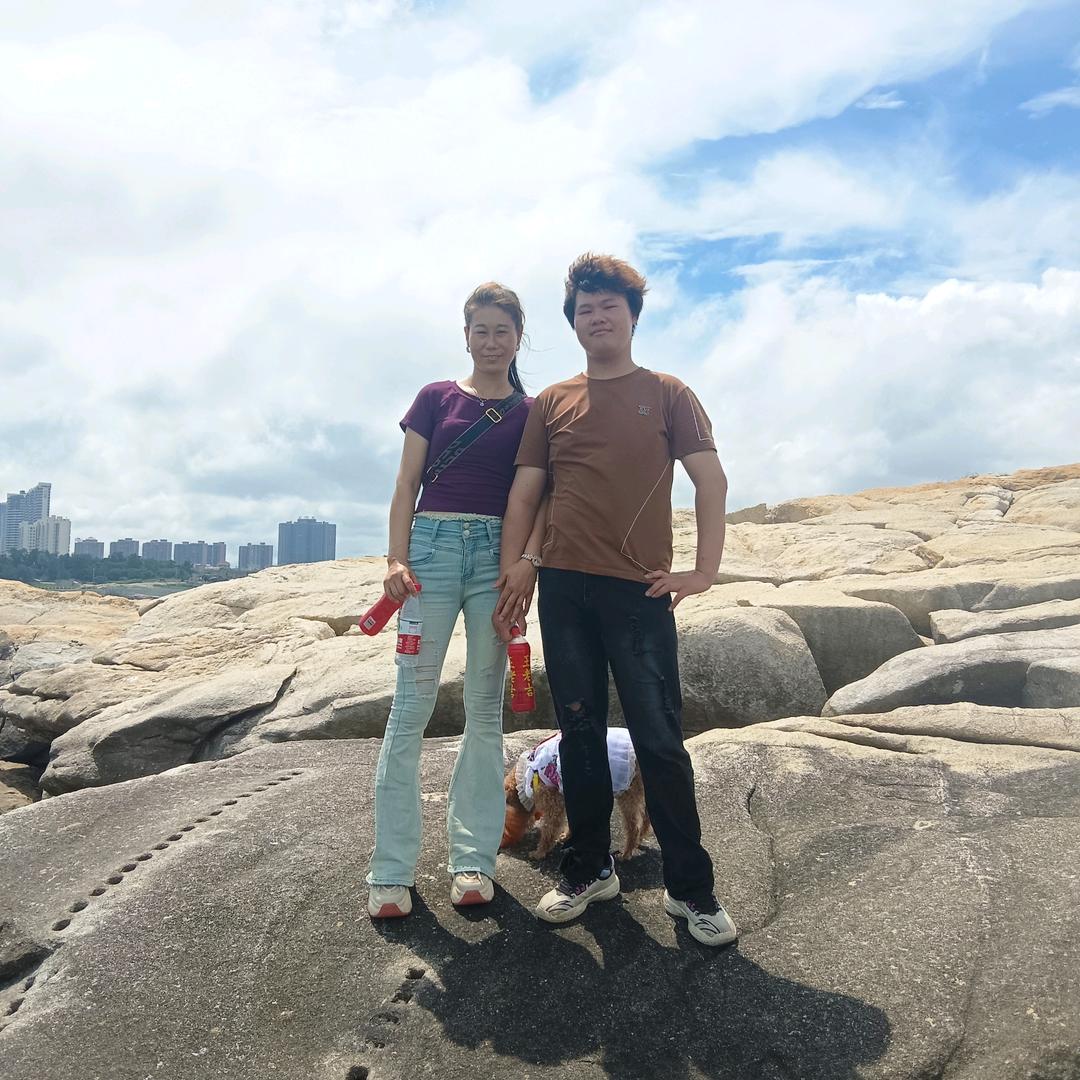 人生苦短，把酒倒满