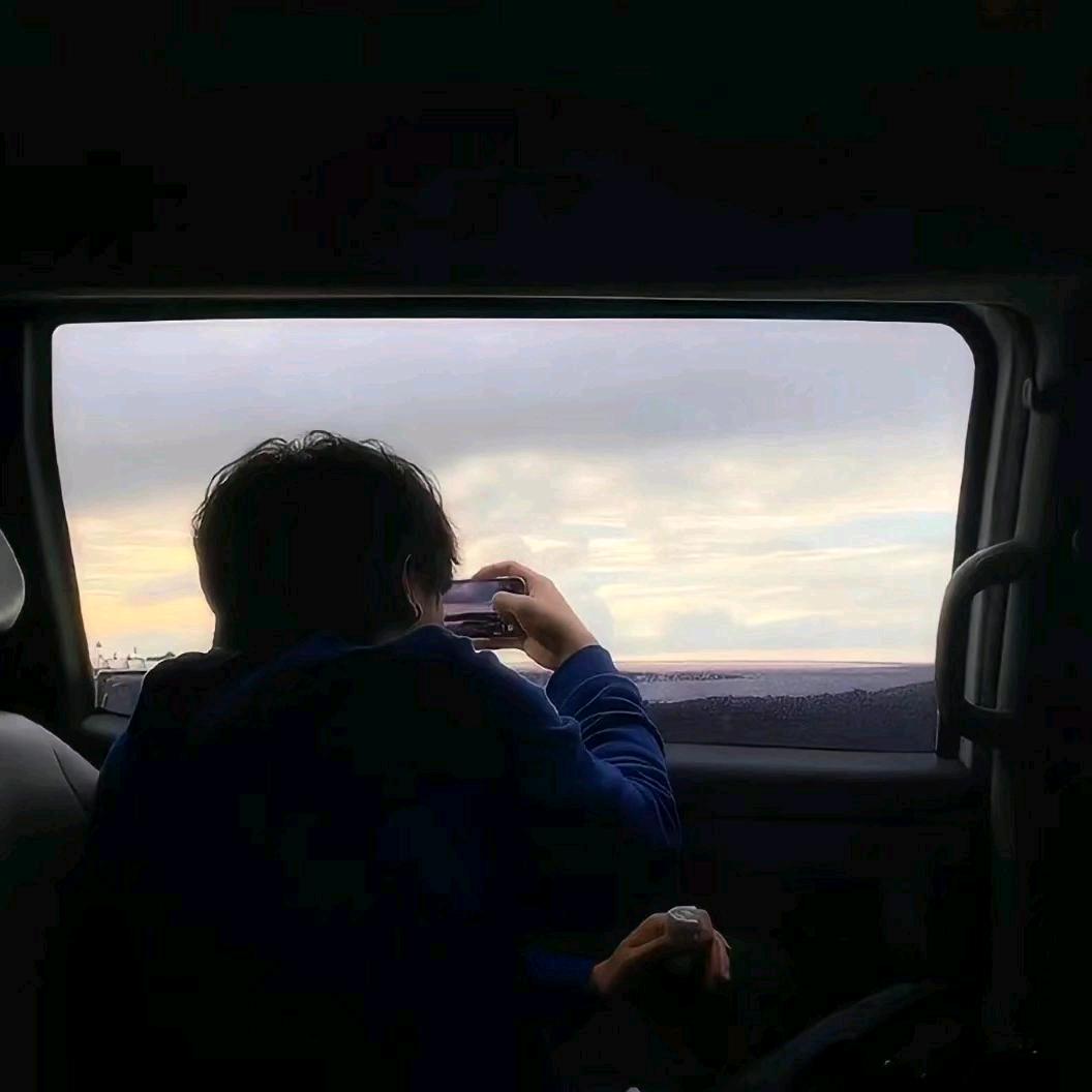 .-