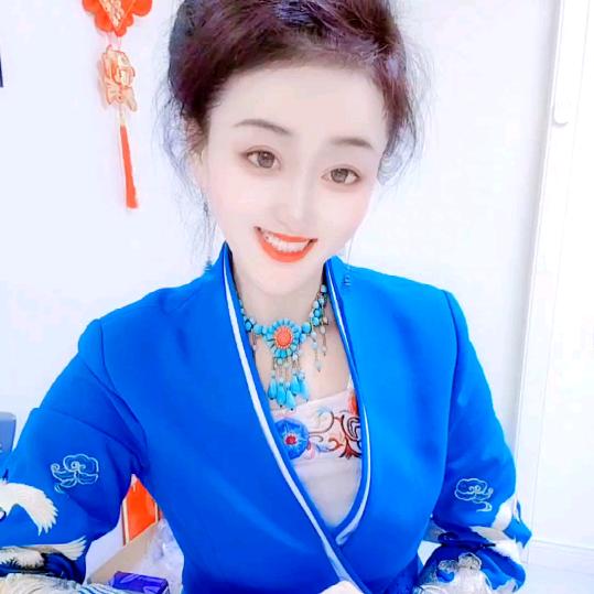 偶尔狂野，偶尔妩媚，偶尔性感