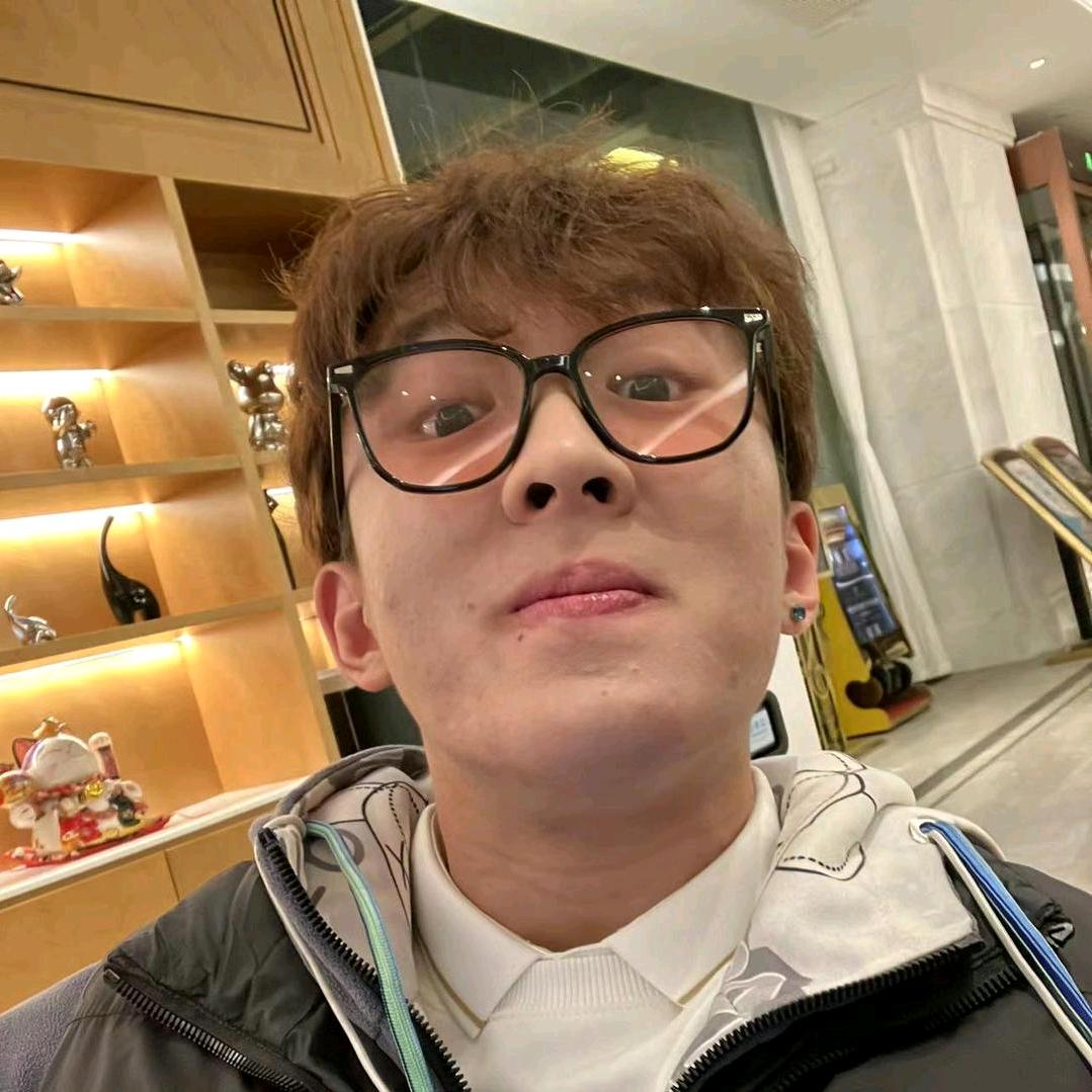 过马路的吴奶