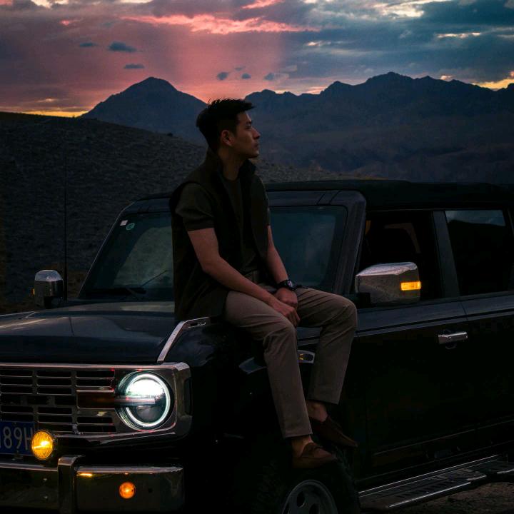 秦磊（私服穿搭）