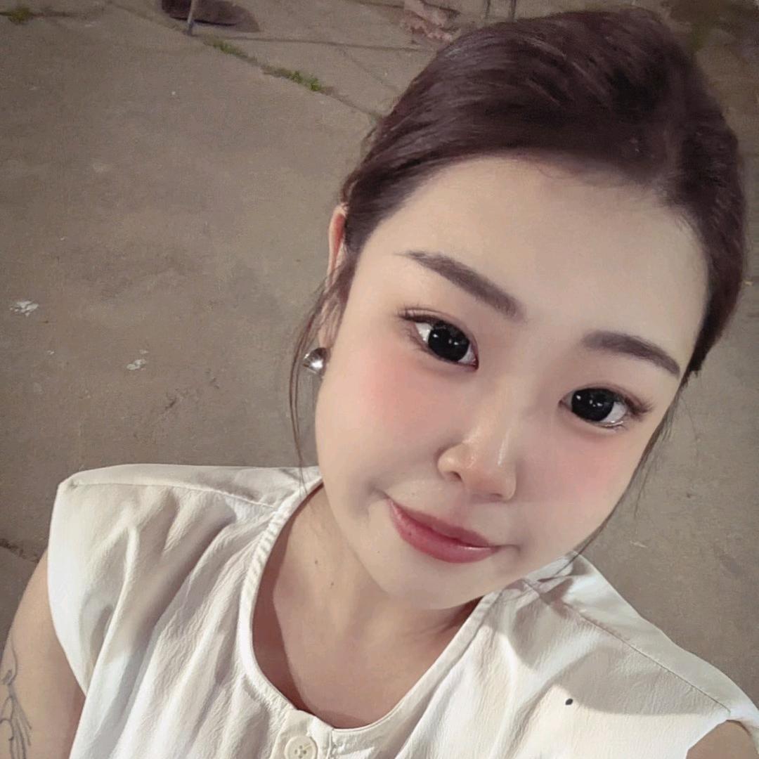 瑩.