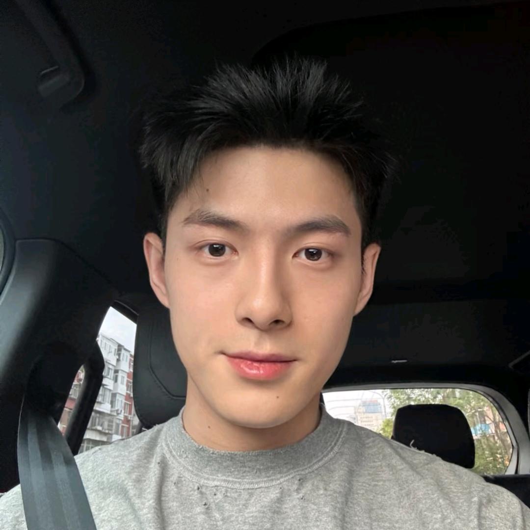 王淼爱撸铁💫
