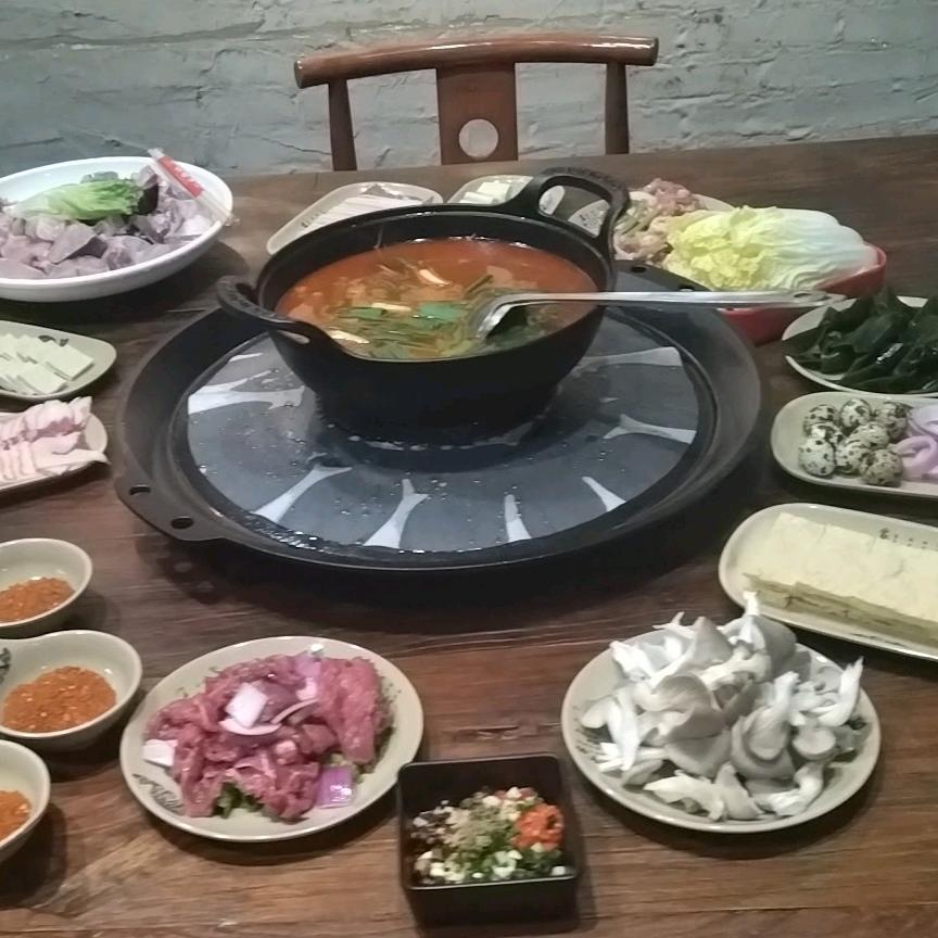 郴州市北湖区黔幺妹酸汤烙锅美食坊（个体工商户）