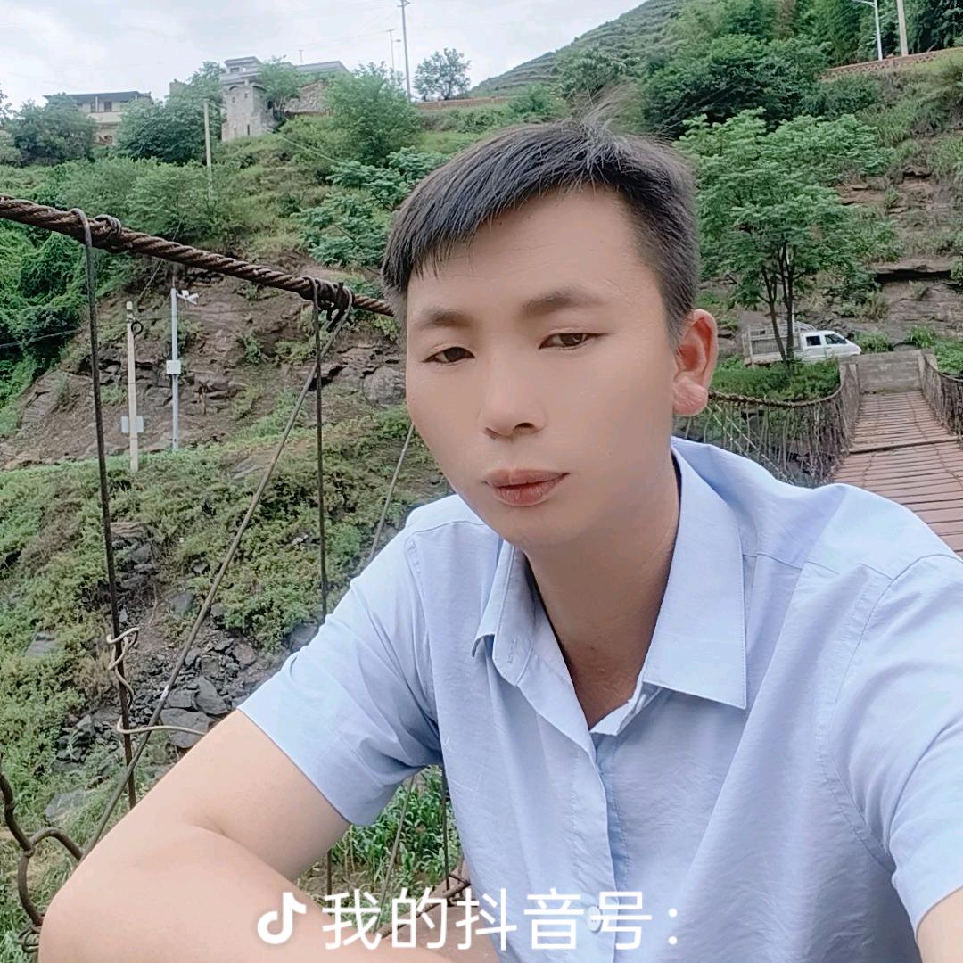 常年收购各种肥牛淘汰牛及生猪