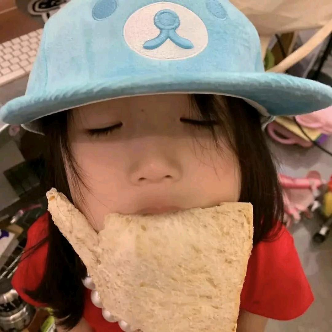 椰椰爱吃雪花酥.