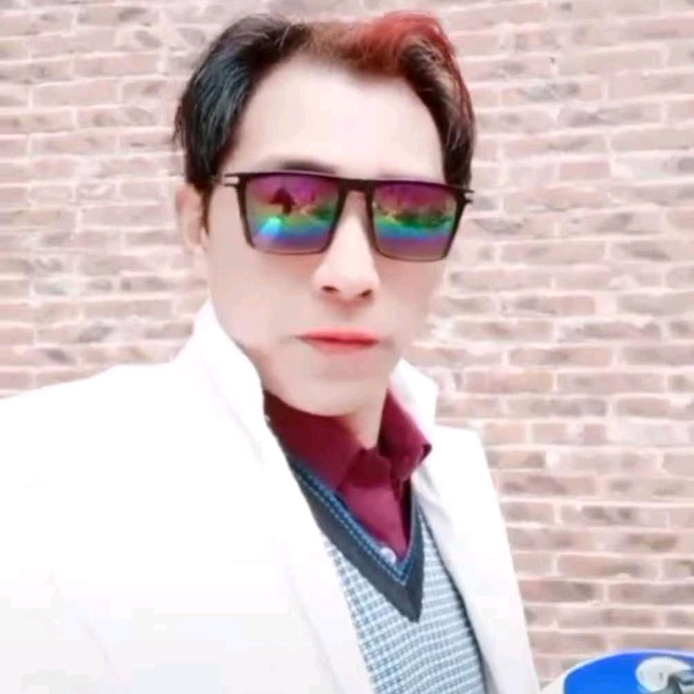 黄毛老大，