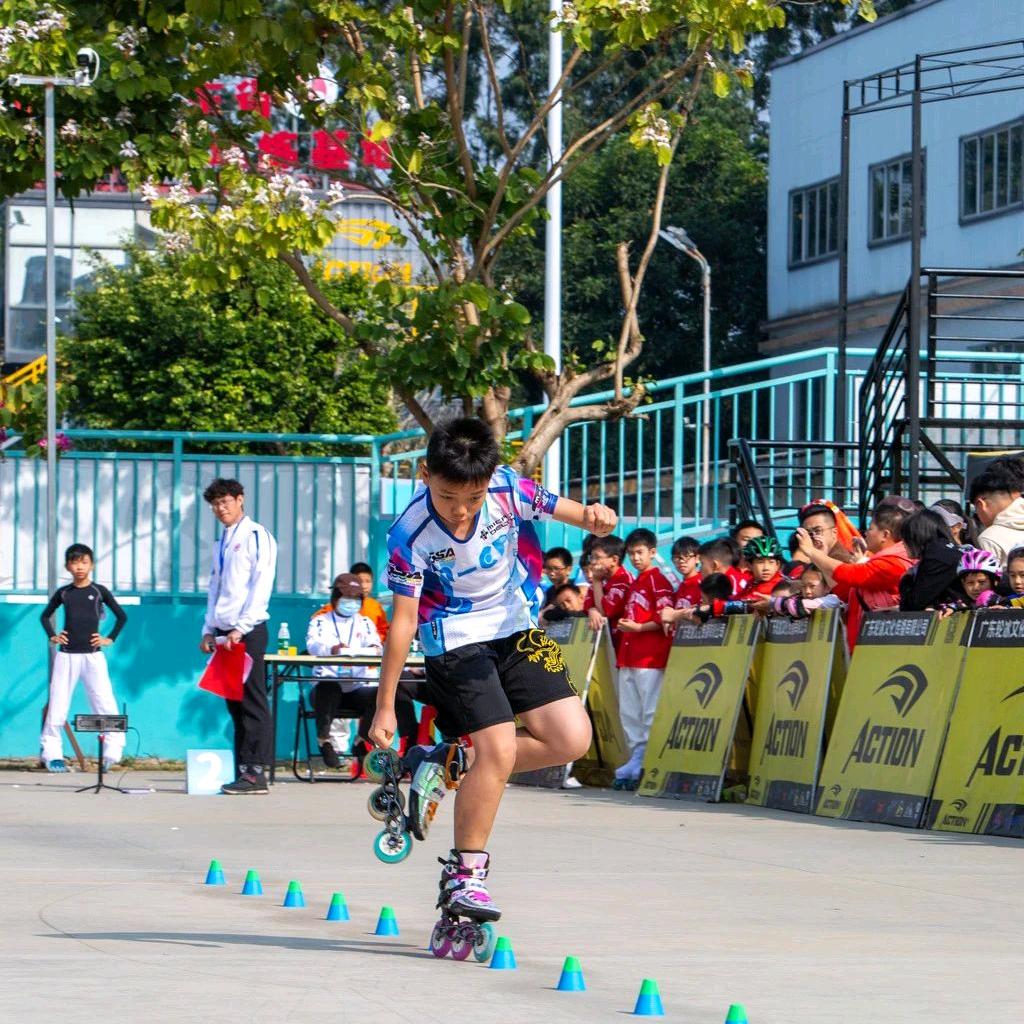 满山的猴子，我腚最红