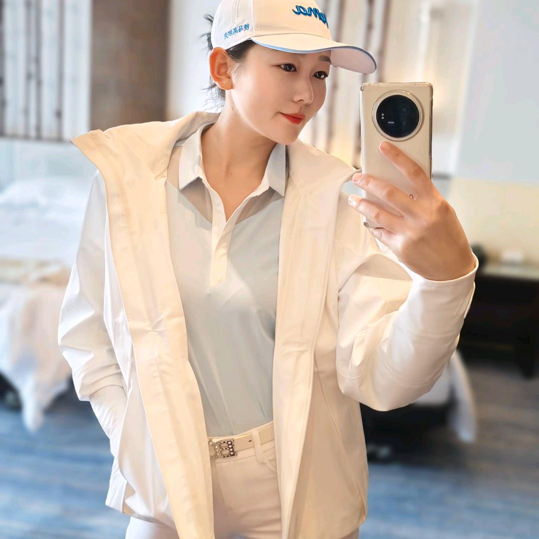 🏌🏻️‍♀️