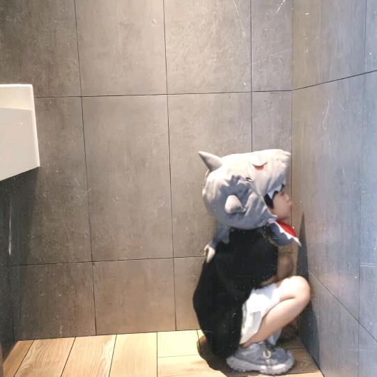 小H