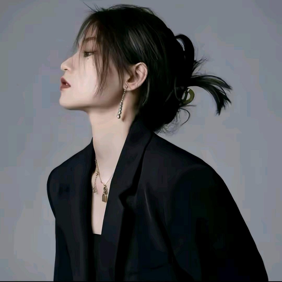 吕噜噜luu~穿搭分享
