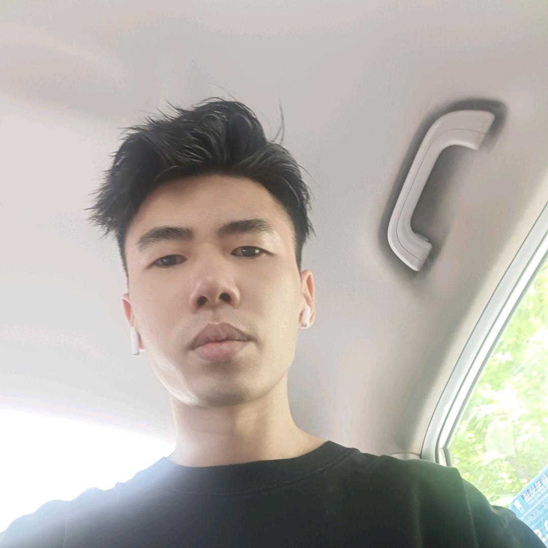 坐在蹬上做美发