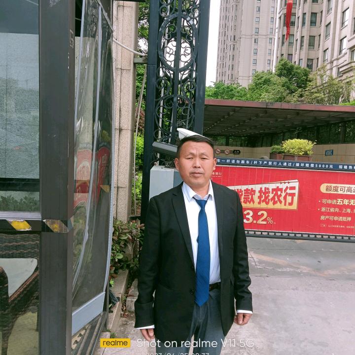 相逢何曾似相识。