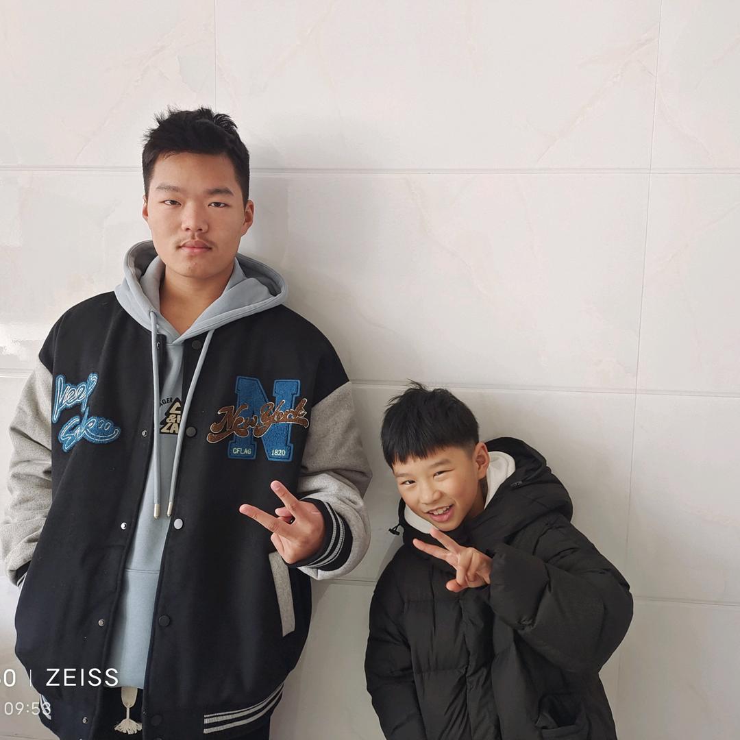 左手牵右手！