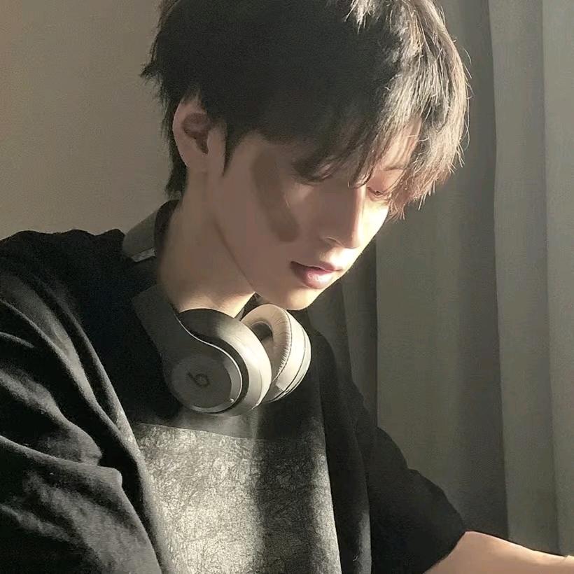 异世界当神明的小透明