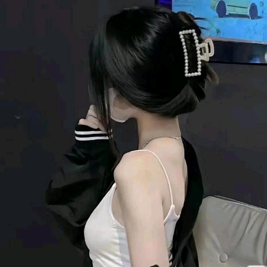 落 落 ☾ .