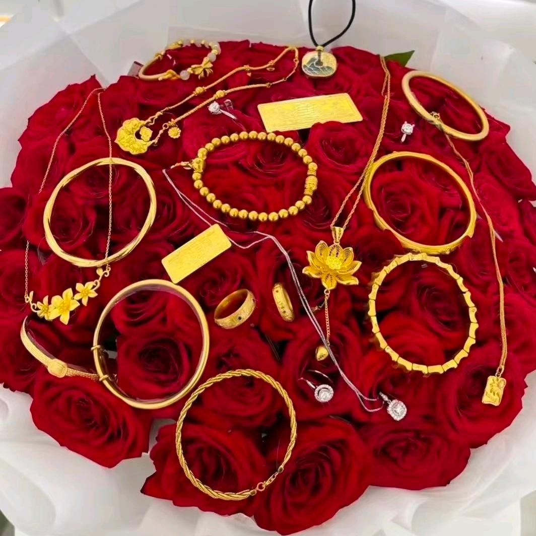 张丽  黄金珠宝（纺机店）