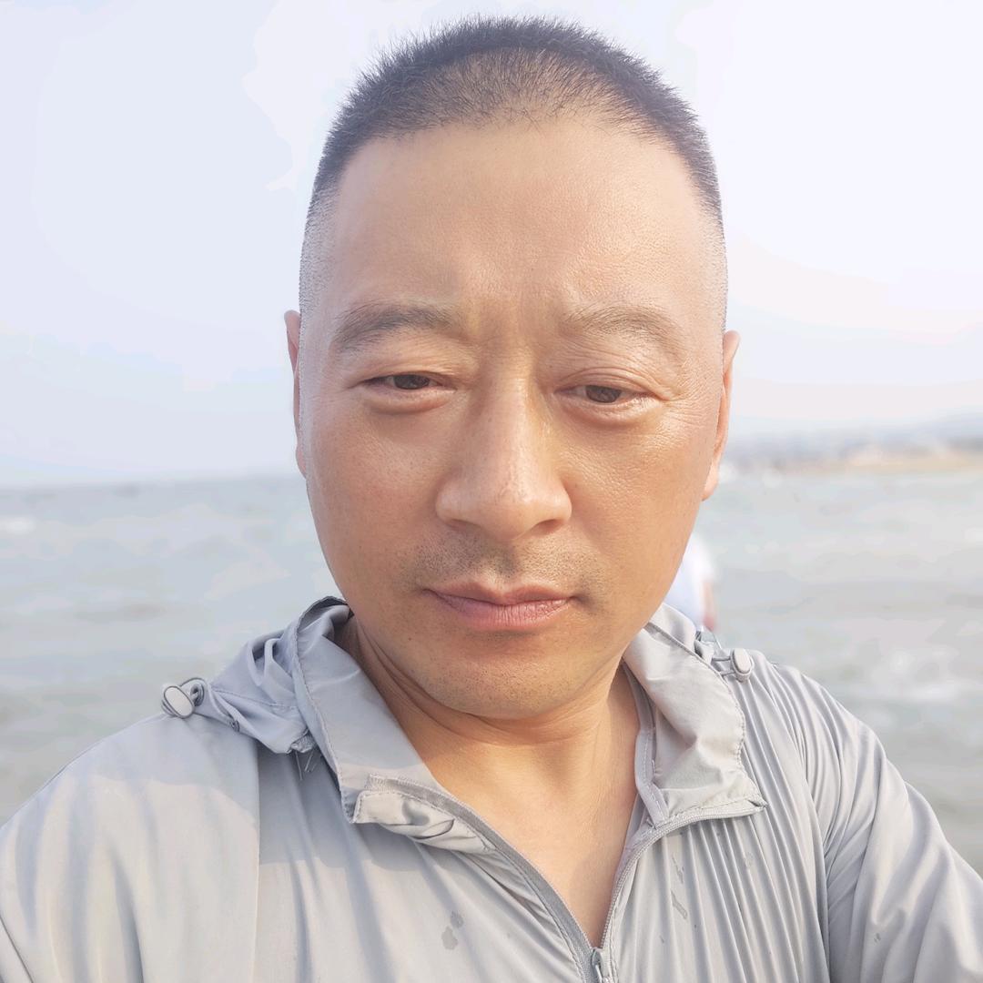 爱唱歌的地摊哥🎤