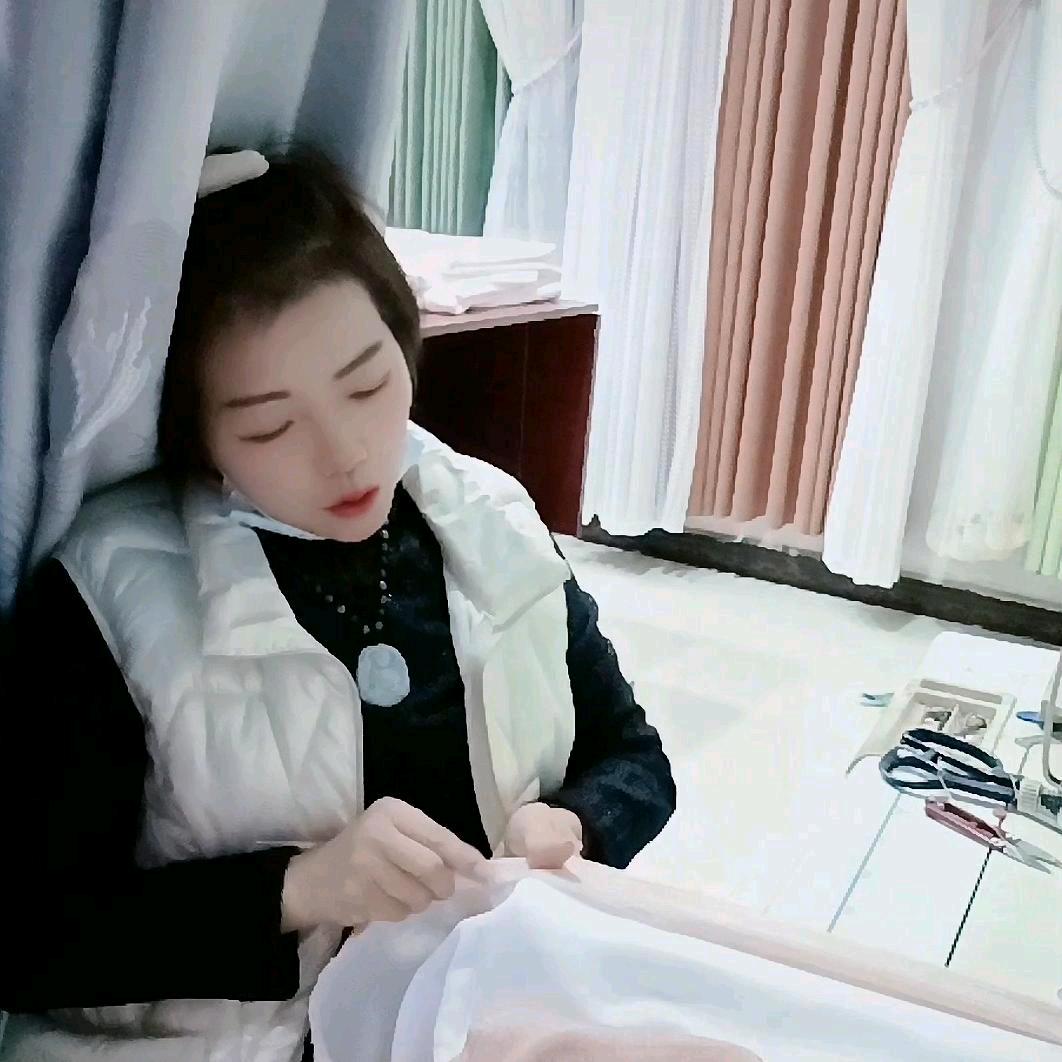 仙台镇鸿源家纺窗帘店张姐（不定时直播）