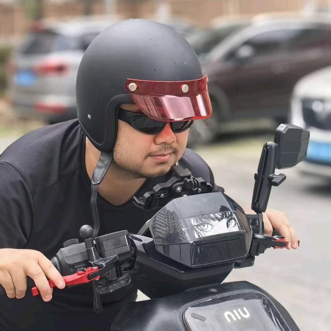 阿文老师骑电车🛵