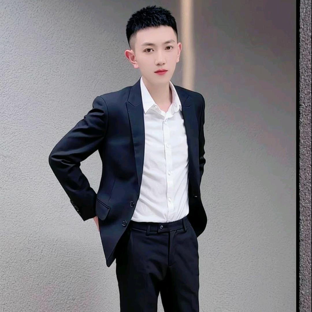 是个小啰啰