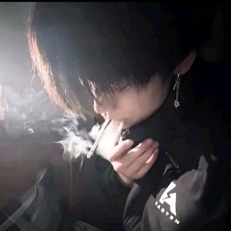 ﻌএღ᭄情殇♡陌路꧔ꦿ⸙