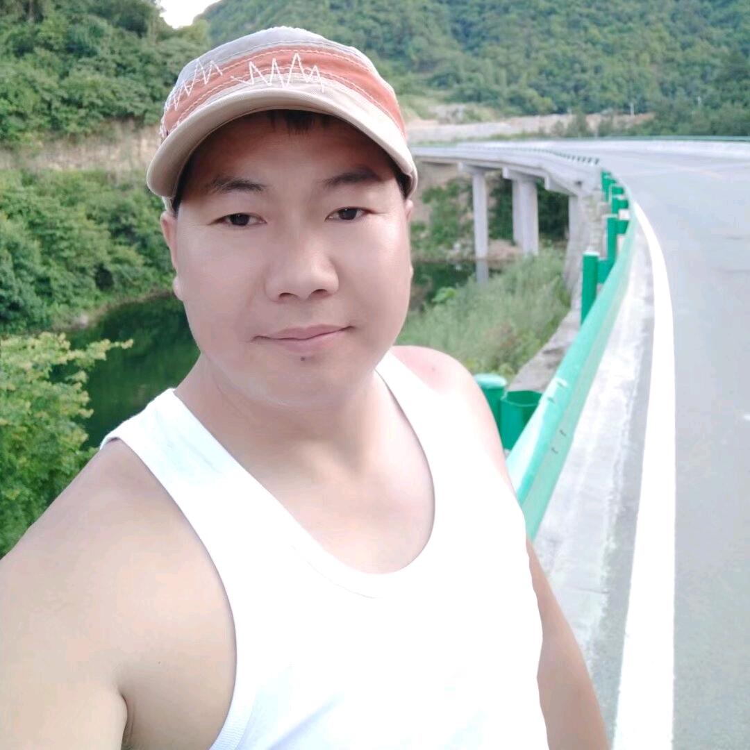 草原上的雄鹰