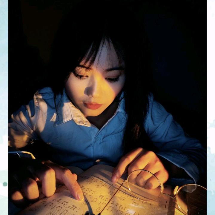小琳爱拍照