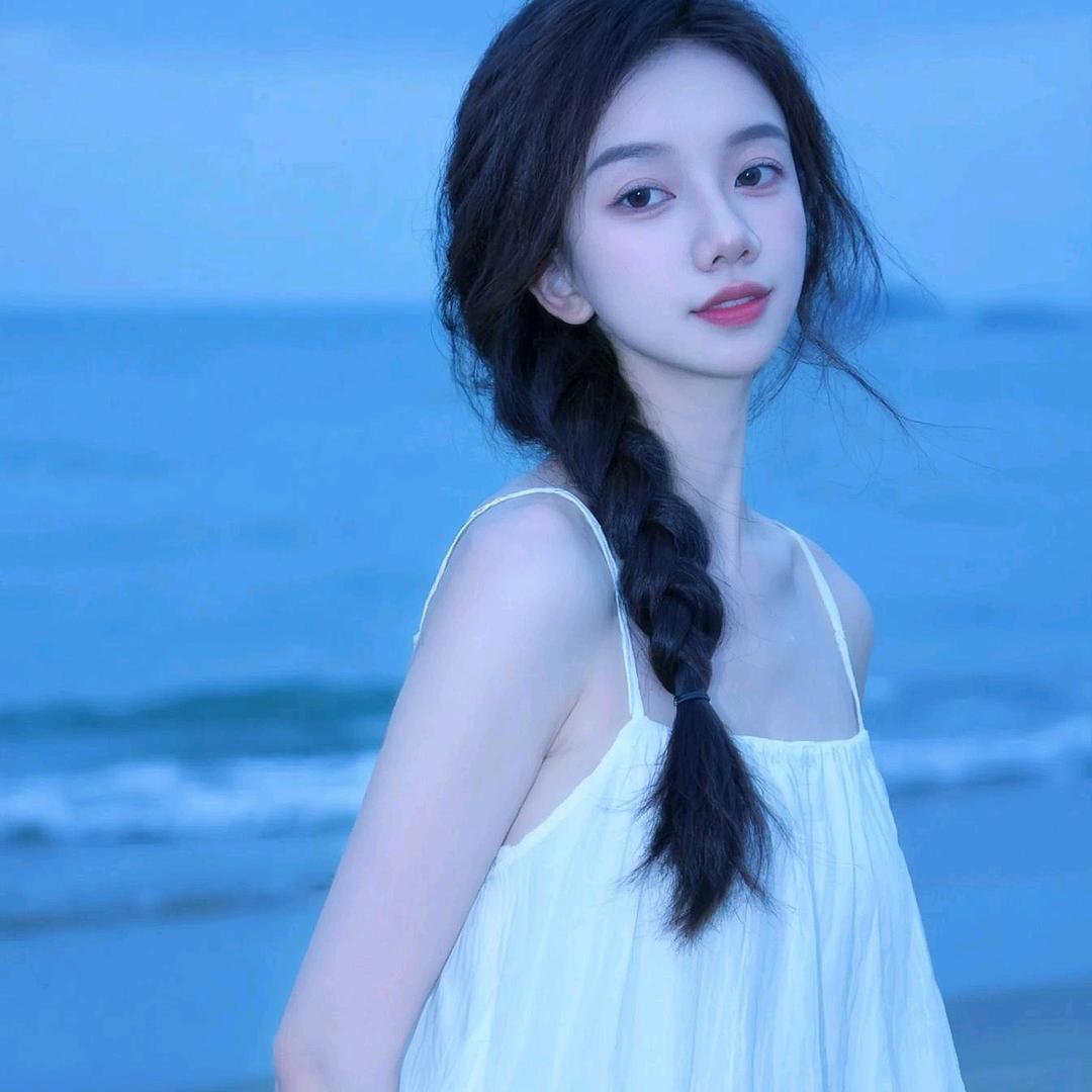 A    月亮有点亮