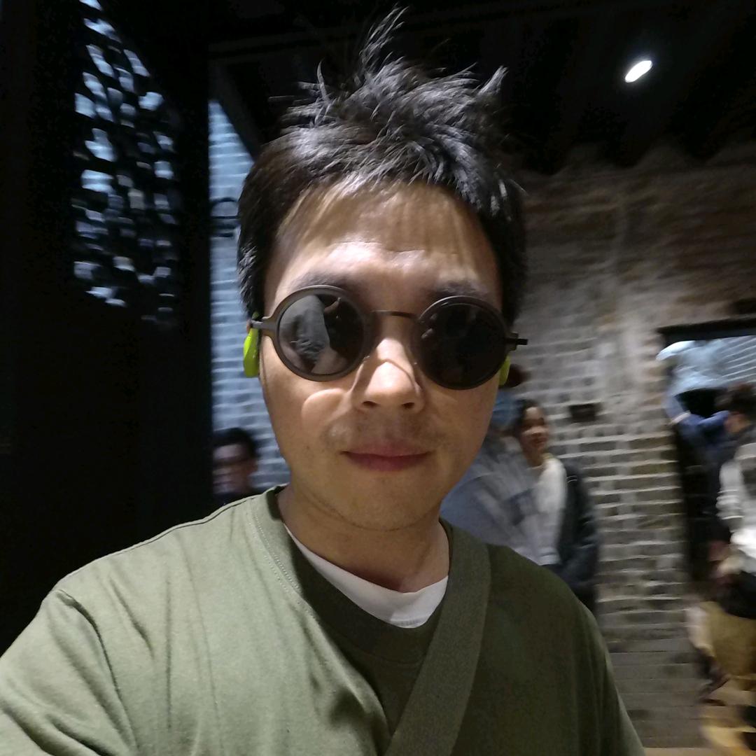 谁？
