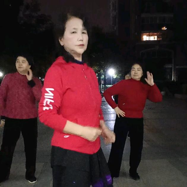 超慢跑大姐大(每天晚上6点开播)