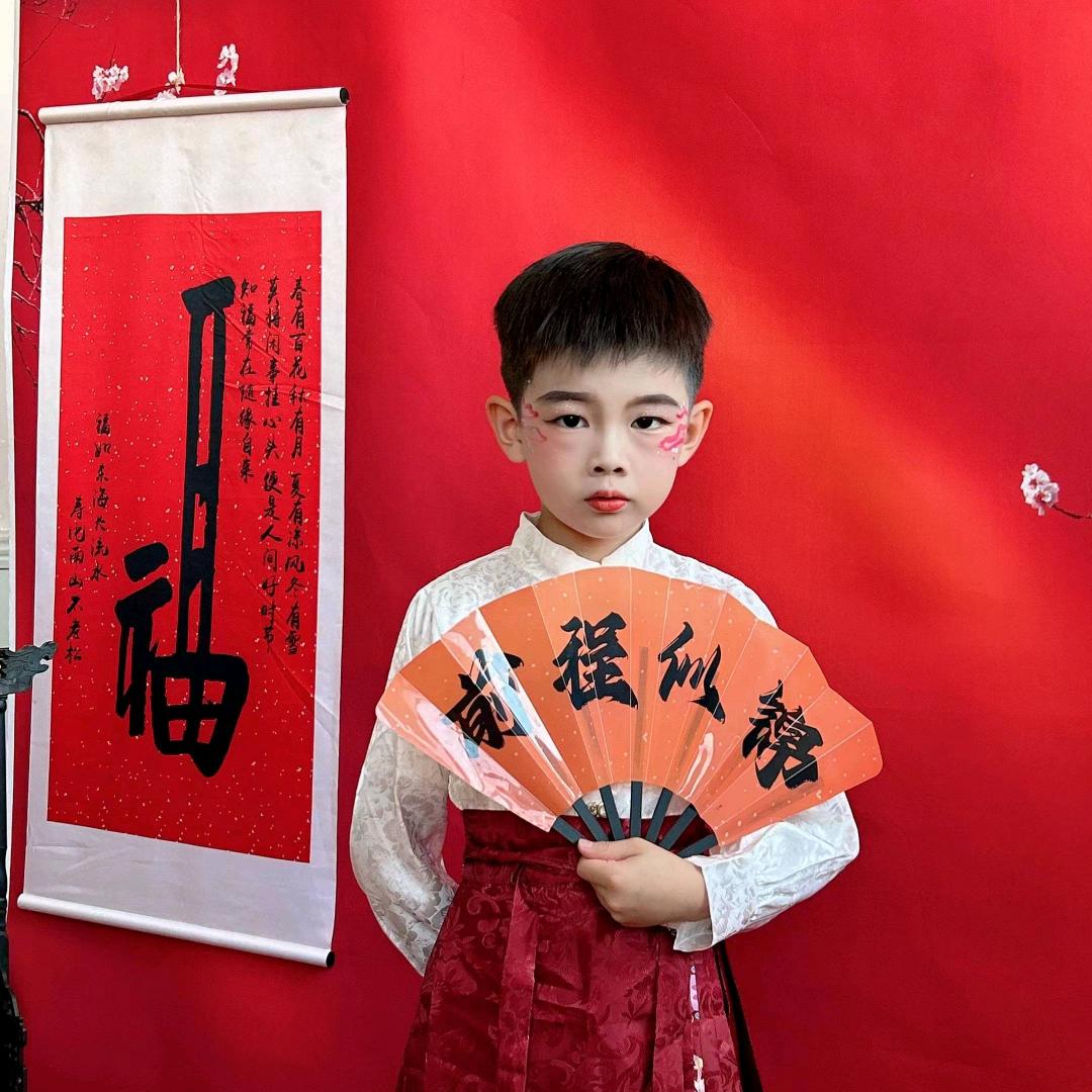 亿兴食品   小郑