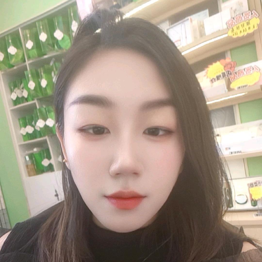 轻素栖花里  晓慧（红星店）