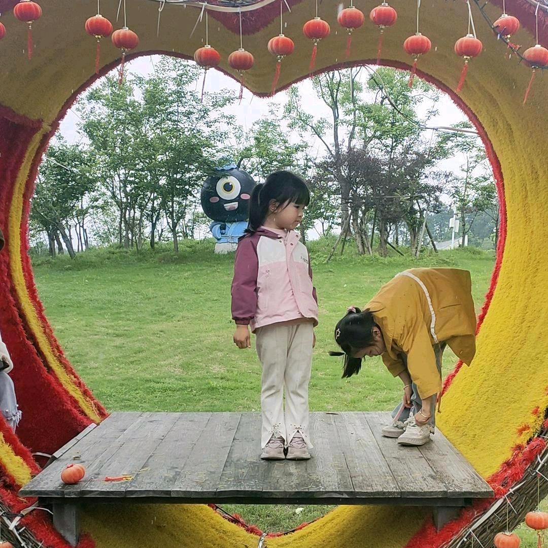 雅游时尚衣鞋坊