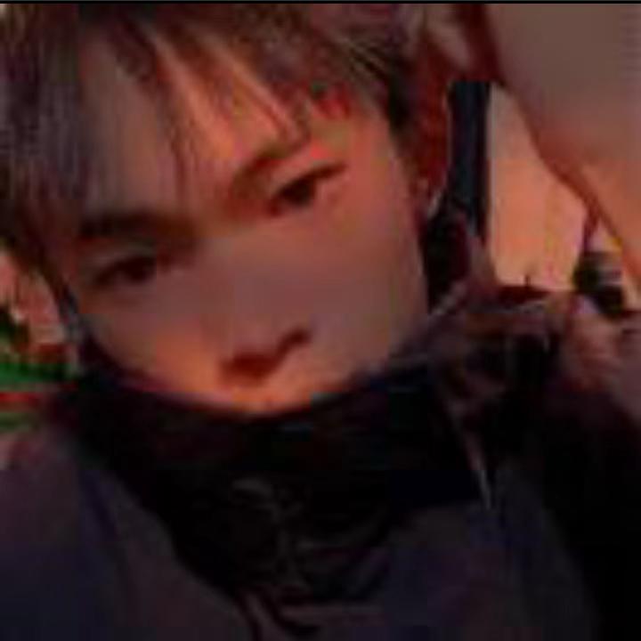 (눈_贰☄ฺ佰눈)