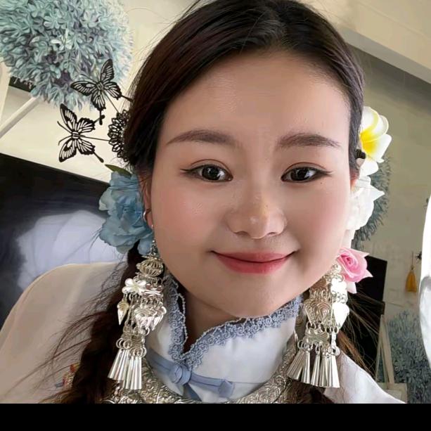 苗家阿妹🌸