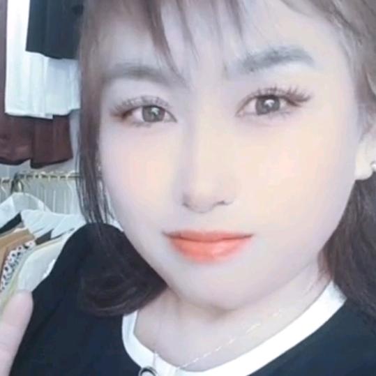 《闺蜜衣橱》实体店女装
