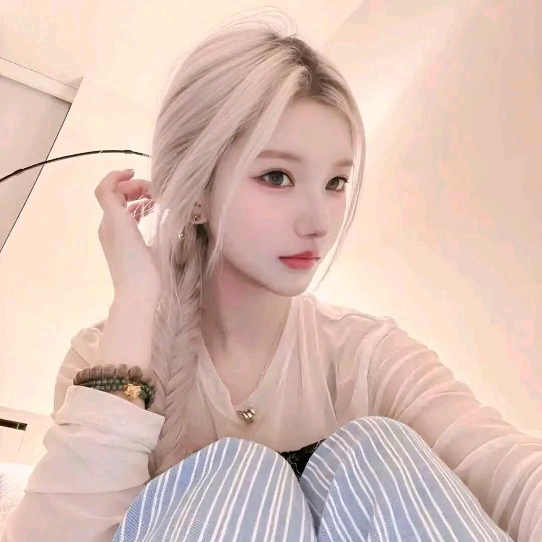 绯绯