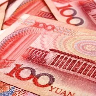 喝的是白酒听的是摇滚玩的是妹子花的是票子