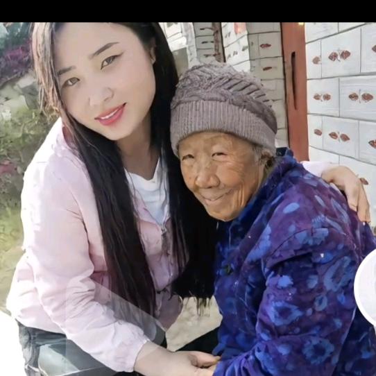98年的贵州女孩在厦门摆摊创业