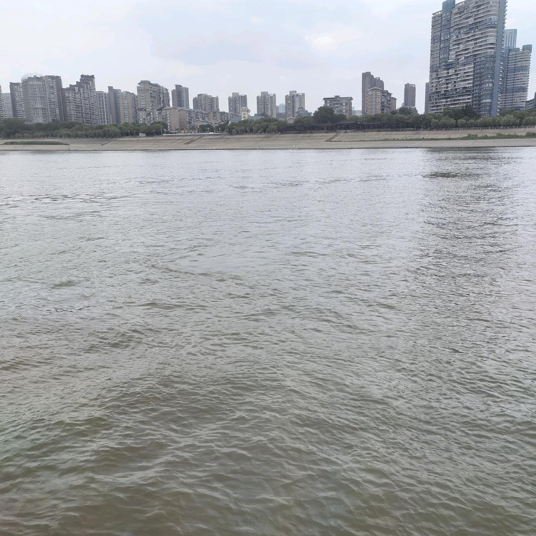 小 峰