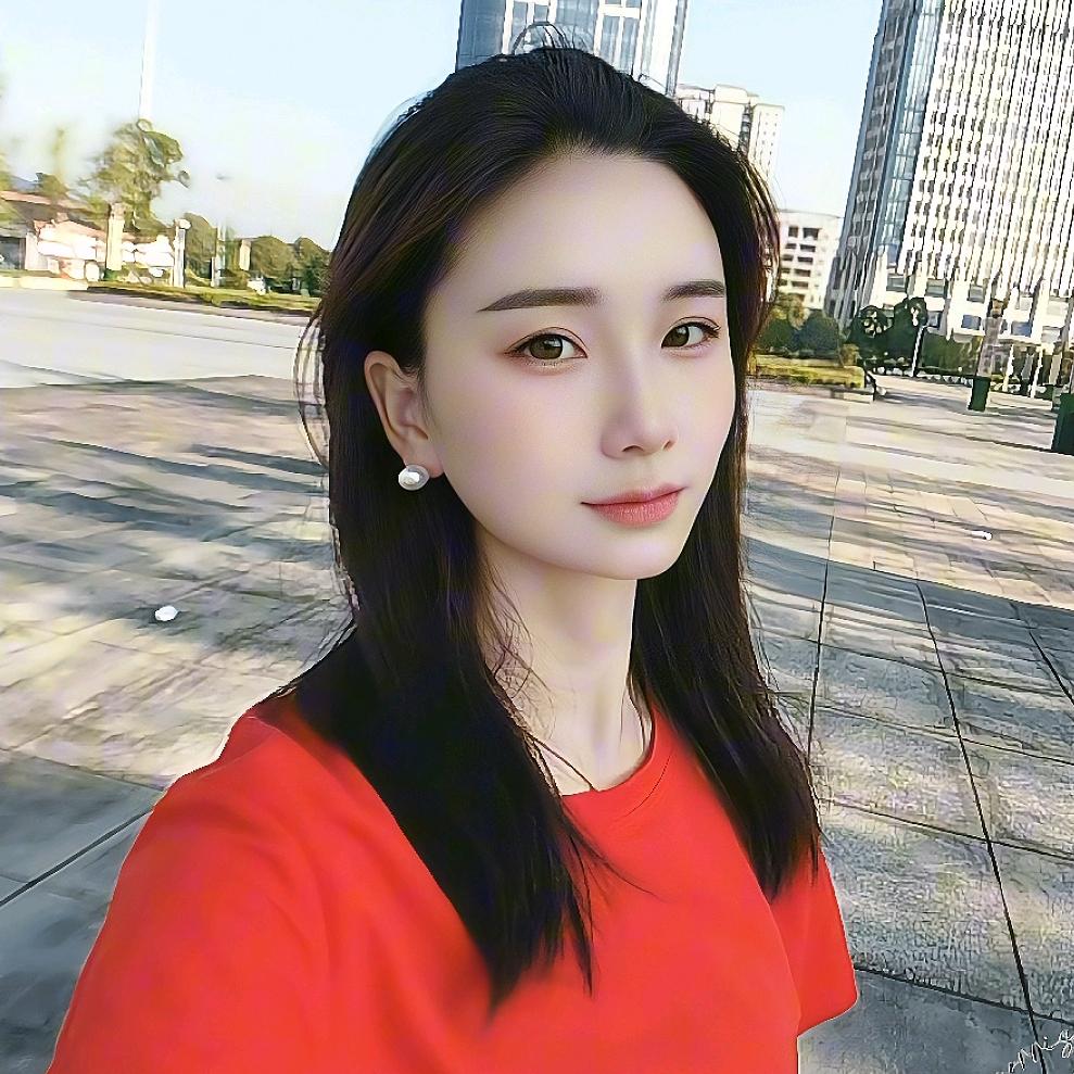 小何