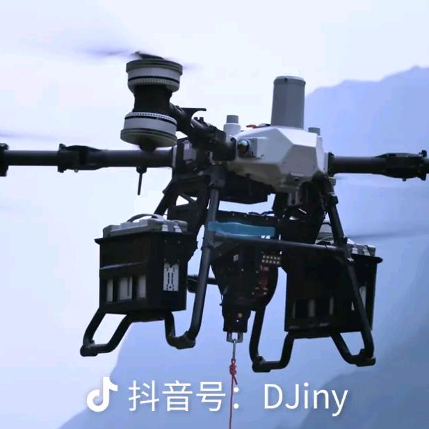 老鄭无人机吊运