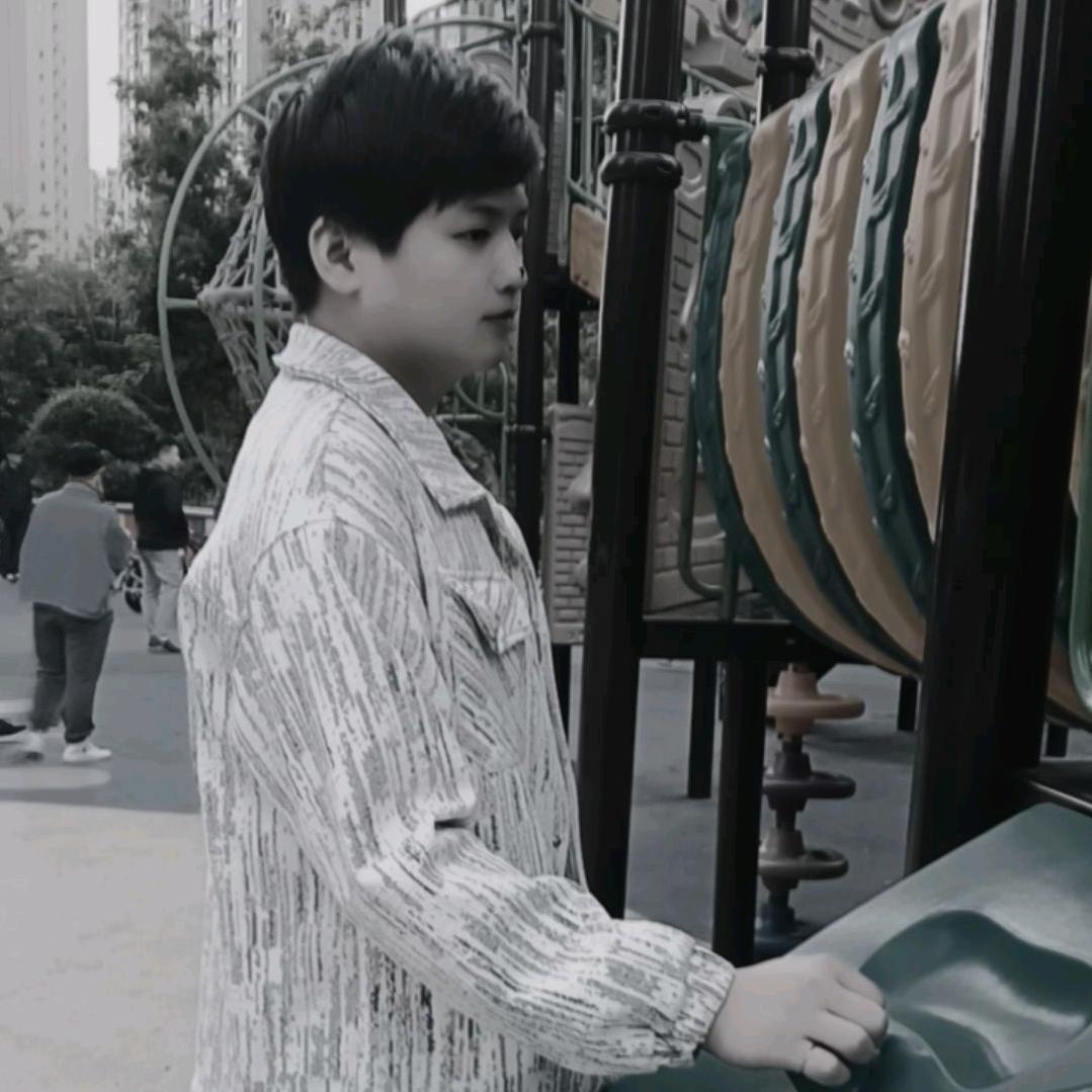 潘少小书生
