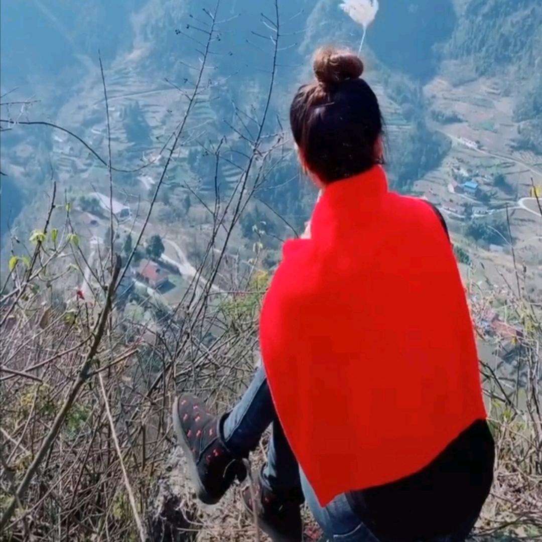 是•小嚴姐姐吖