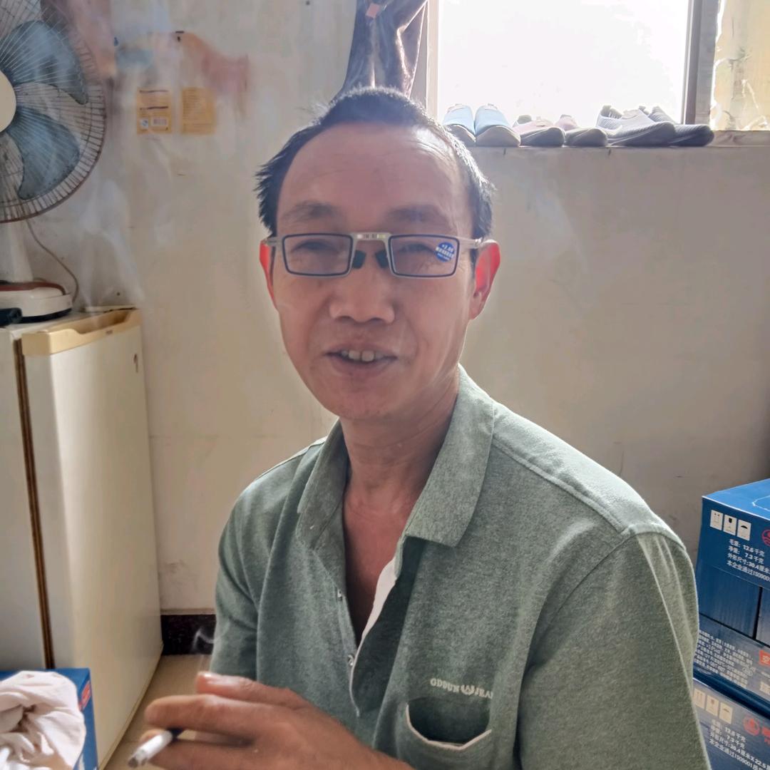 明明爸。（晚上20点一20分）开播