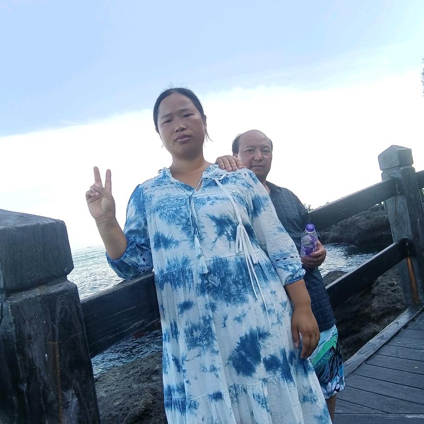 没有天生的好命，就成拼命打工人